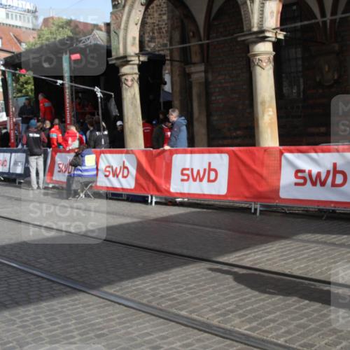 05.10.2025 - 20. swb-Marathon Bremen Yannick Fuchs http://msf.ph/oto/9317463 05.10.2025 11:04:23 Ziel 9448, 9537, 9684, 10678, 11200 meine-sportfotos.de