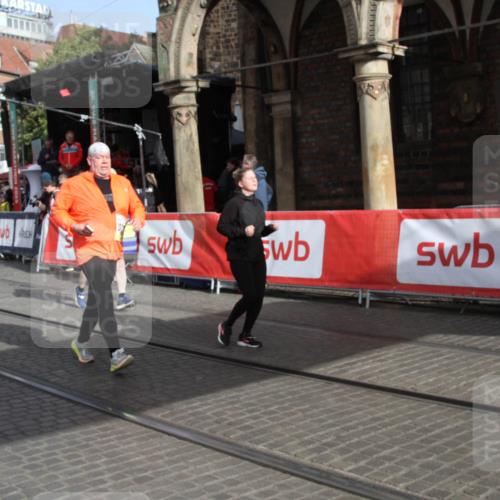 05.10.2025 - 20. swb-Marathon Bremen Yannick Fuchs http://msf.ph/oto/9317476 05.10.2025 11:04:36 Ziel 8111, 9394, 9610, 10278, 10531, 10674, 10869, 10956, 11542, 11704 meine-sportfotos.de