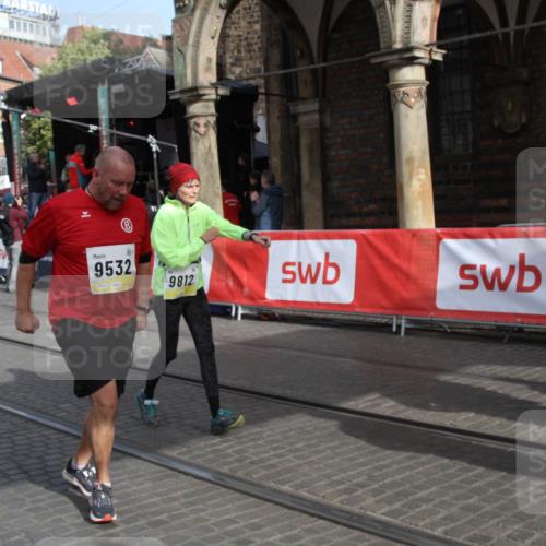 05.10.2025 - 20. swb-Marathon Bremen Yannick Fuchs http://msf.ph/oto/9317494 05.10.2025 11:04:50 Ziel 9532, 9765, 9812, 9927, 10422, 10451, 10557, 10964, 11035, 11427, 11546, 11615 meine-sportfotos.de