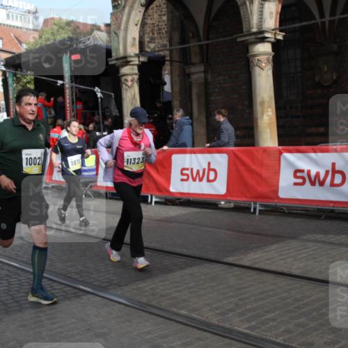 05.10.2025 - 20. swb-Marathon Bremen Yannick Fuchs http://msf.ph/oto/9317517 05.10.2025 11:05:16 Ziel 9440, 9978, 10018, 10021, 10255, 10343, 10990, 11323, 11650, 11707 meine-sportfotos.de