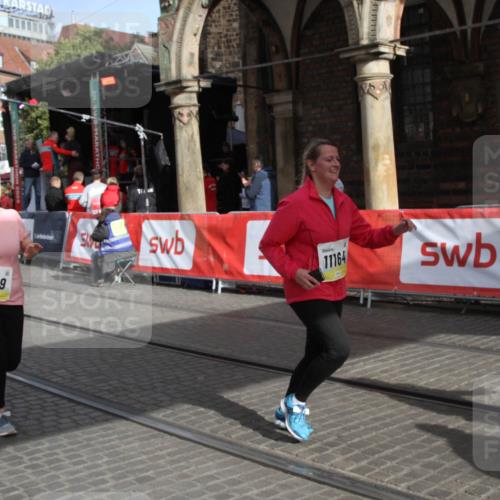 05.10.2025 - 20. swb-Marathon Bremen Yannick Fuchs http://msf.ph/oto/9317540 05.10.2025 11:05:39 Ziel 7654, 9210, 9419, 10426, 10437, 10999, 11164, 11681 meine-sportfotos.de