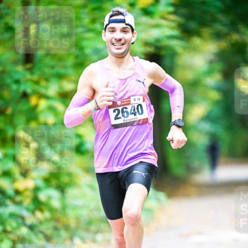 12.10.2025 - Bramfelder Halbmarathon 2025 Dr. Thomas Lammeyer http://msf.ph/oto/9340262 12.10.2025 09:44:44 Laufen 79, 2640 meine-sportfotos.de