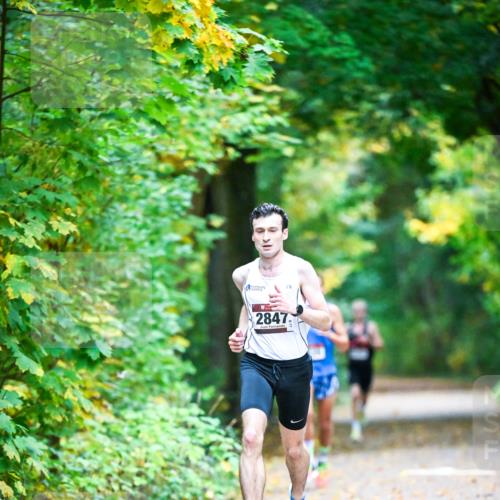 12.10.2025 - Bramfelder Halbmarathon 2025 Dr. Thomas Lammeyer http://msf.ph/oto/9340268 12.10.2025 09:45:17 Laufen 2847 meine-sportfotos.de