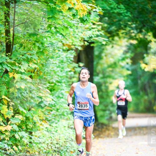 12.10.2025 - Bramfelder Halbmarathon 2025 Dr. Thomas Lammeyer http://msf.ph/oto/9340281 12.10.2025 09:45:20 Laufen 2835 meine-sportfotos.de