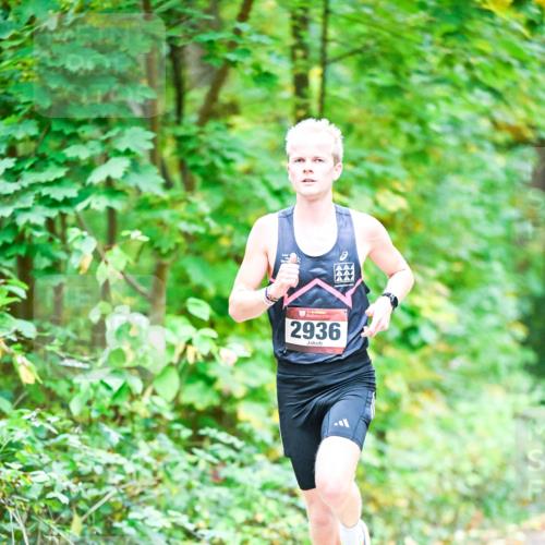 12.10.2025 - Bramfelder Halbmarathon 2025 Dr. Thomas Lammeyer http://msf.ph/oto/9340310 12.10.2025 09:45:25 Laufen 2936 meine-sportfotos.de