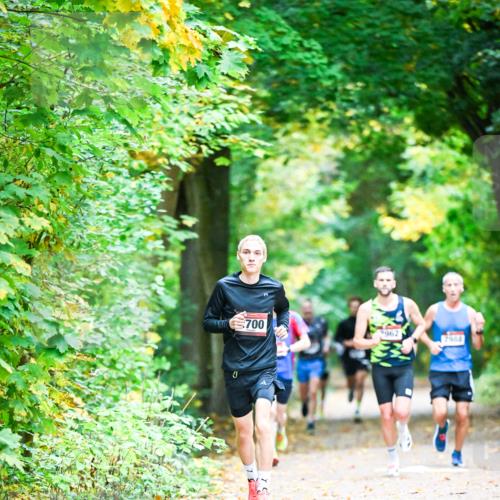 12.10.2025 - Bramfelder Halbmarathon 2025 Dr. Thomas Lammeyer http://msf.ph/oto/9340489 12.10.2025 09:47:48 Laufen 700, 5962, 2988 meine-sportfotos.de