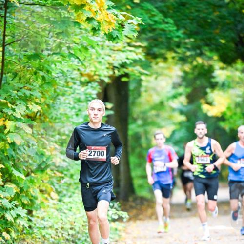 12.10.2025 - Bramfelder Halbmarathon 2025 Dr. Thomas Lammeyer http://msf.ph/oto/9340499 12.10.2025 09:47:50 Laufen 2700 meine-sportfotos.de