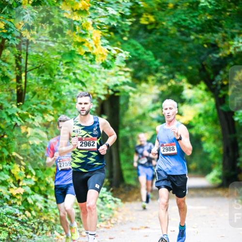 12.10.2025 - Bramfelder Halbmarathon 2025 Dr. Thomas Lammeyer http://msf.ph/oto/9340520 12.10.2025 09:47:53 Laufen 2759, 2962, 2988 meine-sportfotos.de