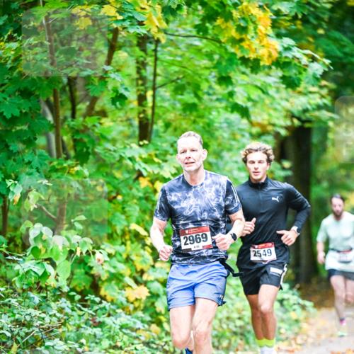 12.10.2025 - Bramfelder Halbmarathon 2025 Dr. Thomas Lammeyer http://msf.ph/oto/9340552 12.10.2025 09:47:59 Laufen 2969, 83, 2549 meine-sportfotos.de