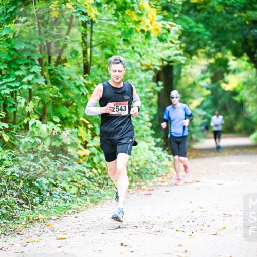 12.10.2025 - Bramfelder Halbmarathon 2025 Dr. Thomas Lammeyer http://msf.ph/oto/9340575 12.10.2025 09:48:13 Laufen 2543, 847 meine-sportfotos.de