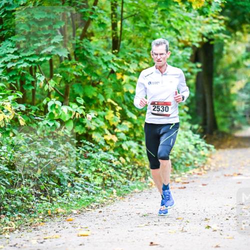 12.10.2025 - Bramfelder Halbmarathon 2025 Dr. Thomas Lammeyer http://msf.ph/oto/9340609 12.10.2025 09:48:24 Laufen 2530 meine-sportfotos.de