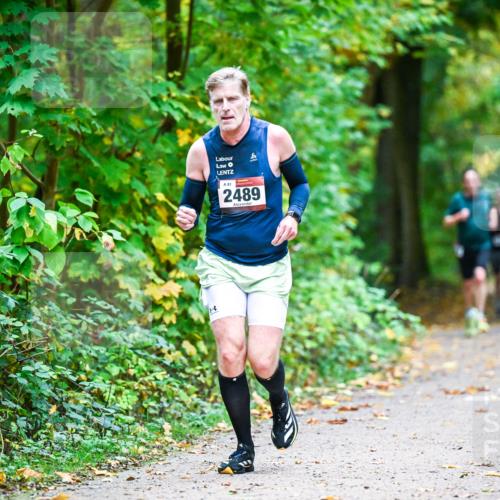 12.10.2025 - Bramfelder Halbmarathon 2025 Dr. Thomas Lammeyer http://msf.ph/oto/9340659 12.10.2025 09:48:52 Laufen 81, 2489 meine-sportfotos.de