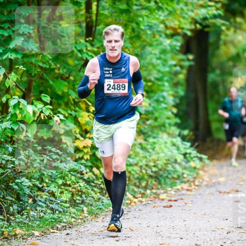 12.10.2025 - Bramfelder Halbmarathon 2025 Dr. Thomas Lammeyer http://msf.ph/oto/9340660 12.10.2025 09:48:52 Laufen 81, 2489 meine-sportfotos.de
