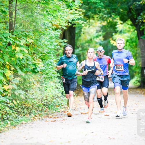 12.10.2025 - Bramfelder Halbmarathon 2025 Dr. Thomas Lammeyer http://msf.ph/oto/9340677 12.10.2025 09:48:56 Laufen 2803, 88, 2545 meine-sportfotos.de