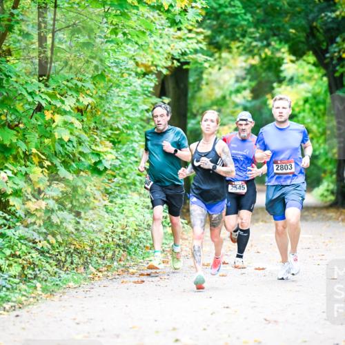 12.10.2025 - Bramfelder Halbmarathon 2025 Dr. Thomas Lammeyer http://msf.ph/oto/9340679 12.10.2025 09:48:56 Laufen 2545, 2803 meine-sportfotos.de