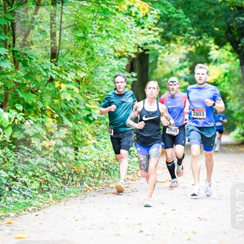 12.10.2025 - Bramfelder Halbmarathon 2025 Dr. Thomas Lammeyer http://msf.ph/oto/9340682 12.10.2025 09:48:56 Laufen 2803, 88, 2545 meine-sportfotos.de