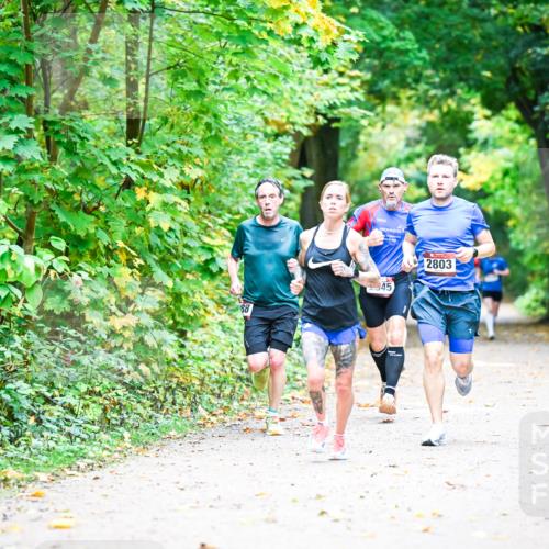 12.10.2025 - Bramfelder Halbmarathon 2025 Dr. Thomas Lammeyer http://msf.ph/oto/9340683 12.10.2025 09:48:57 Laufen 88, 45, 2803 meine-sportfotos.de