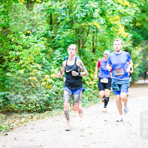 12.10.2025 - Bramfelder Halbmarathon 2025 Dr. Thomas Lammeyer http://msf.ph/oto/9340697 12.10.2025 09:48:59 Laufen 5645, 2803 meine-sportfotos.de