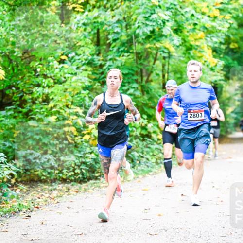 12.10.2025 - Bramfelder Halbmarathon 2025 Dr. Thomas Lammeyer http://msf.ph/oto/9340699 12.10.2025 09:48:59 Laufen 645, 2803 meine-sportfotos.de