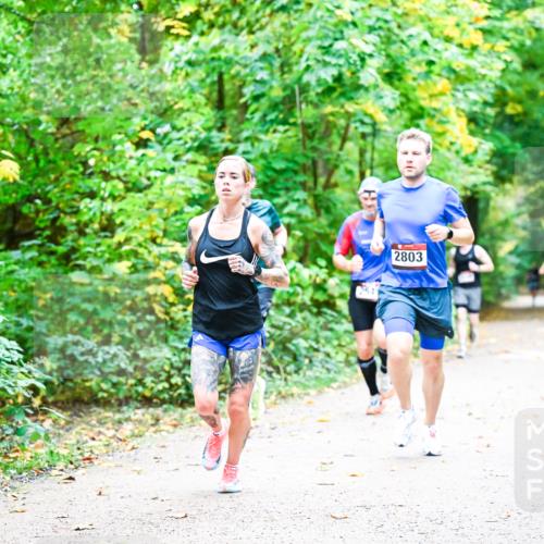 12.10.2025 - Bramfelder Halbmarathon 2025 Dr. Thomas Lammeyer http://msf.ph/oto/9340700 12.10.2025 09:48:59 Laufen 2803 meine-sportfotos.de