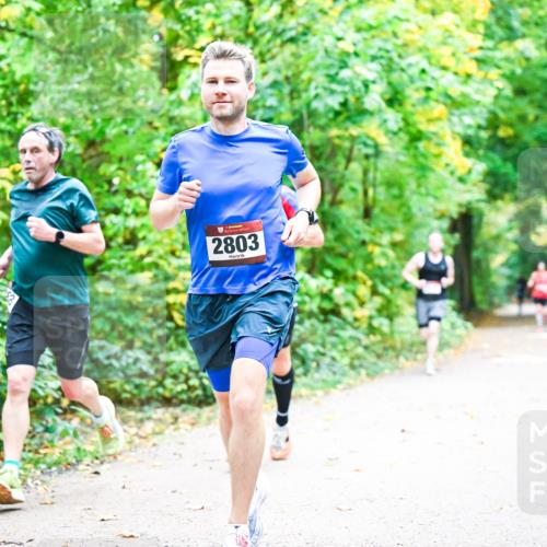 12.10.2025 - Bramfelder Halbmarathon 2025 Dr. Thomas Lammeyer http://msf.ph/oto/9340707 12.10.2025 09:49:00 Laufen 2803 meine-sportfotos.de