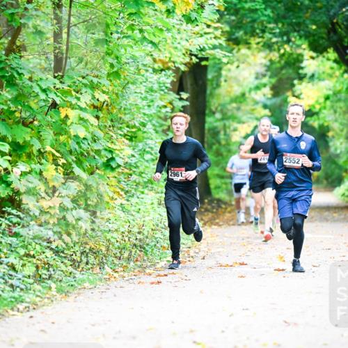 12.10.2025 - Bramfelder Halbmarathon 2025 Dr. Thomas Lammeyer http://msf.ph/oto/9340891 12.10.2025 09:50:01 Laufen 2961, 249, 2552 meine-sportfotos.de