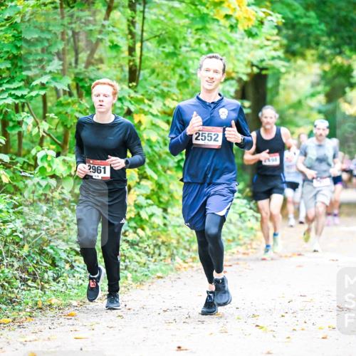 12.10.2025 - Bramfelder Halbmarathon 2025 Dr. Thomas Lammeyer http://msf.ph/oto/9340908 12.10.2025 09:50:03 Laufen 2961, 70, 2552 meine-sportfotos.de