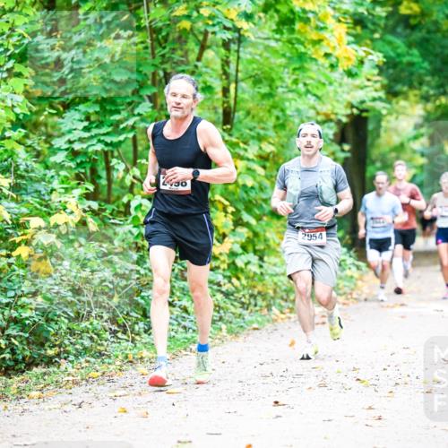12.10.2025 - Bramfelder Halbmarathon 2025 Dr. Thomas Lammeyer http://msf.ph/oto/9340930 12.10.2025 09:50:06 Laufen 2954, 7 meine-sportfotos.de