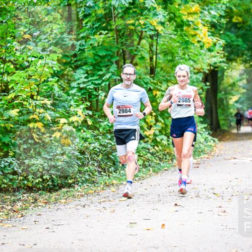 12.10.2025 - Bramfelder Halbmarathon 2025 Dr. Thomas Lammeyer http://msf.ph/oto/9340954 12.10.2025 09:50:11 Laufen 2984, 2985 meine-sportfotos.de