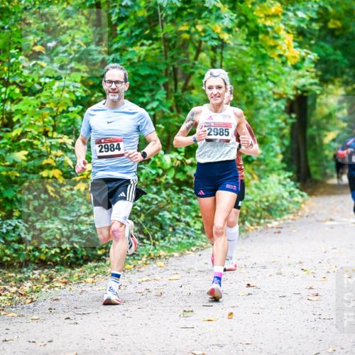 12.10.2025 - Bramfelder Halbmarathon 2025 Dr. Thomas Lammeyer http://msf.ph/oto/9340959 12.10.2025 09:50:11 Laufen 2985, 2984 meine-sportfotos.de