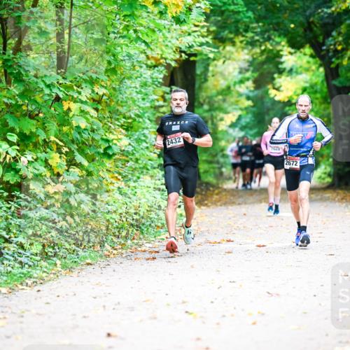 12.10.2025 - Bramfelder Halbmarathon 2025 Dr. Thomas Lammeyer http://msf.ph/oto/9340984 12.10.2025 09:50:22 Laufen 2432, 7629, 2672 meine-sportfotos.de