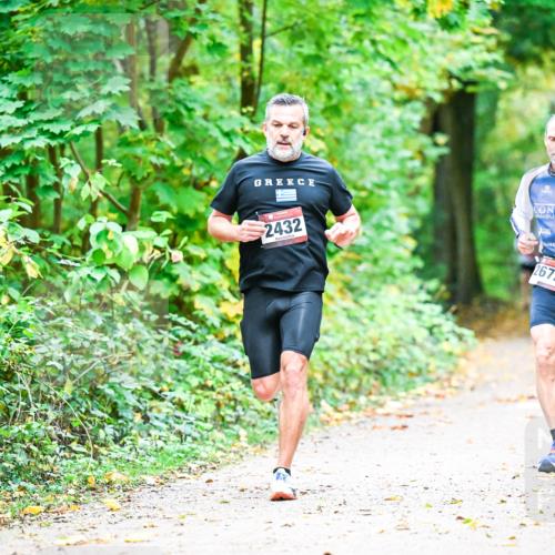 12.10.2025 - Bramfelder Halbmarathon 2025 Dr. Thomas Lammeyer http://msf.ph/oto/9340998 12.10.2025 09:50:24 Laufen 2432, 2672 meine-sportfotos.de