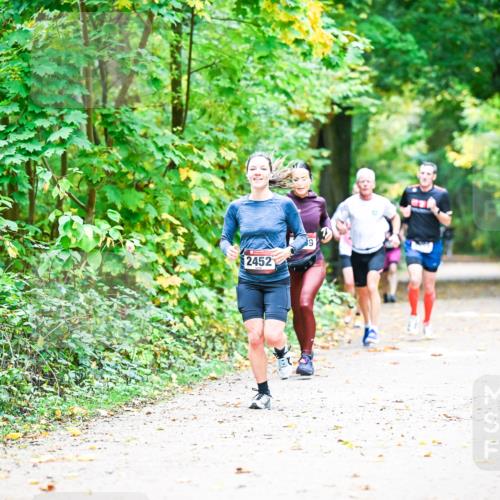 12.10.2025 - Bramfelder Halbmarathon 2025 Dr. Thomas Lammeyer http://msf.ph/oto/9341052 12.10.2025 09:50:35 Laufen 9, 2452 meine-sportfotos.de