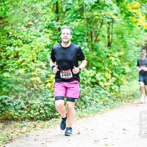 12.10.2025 - Bramfelder Halbmarathon 2025 Dr. Thomas Lammeyer http://msf.ph/oto/9341110 12.10.2025 09:50:46 Laufen 2480 meine-sportfotos.de
