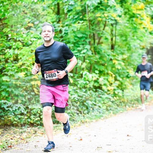 12.10.2025 - Bramfelder Halbmarathon 2025 Dr. Thomas Lammeyer http://msf.ph/oto/9341112 12.10.2025 09:50:46 Laufen 2480 meine-sportfotos.de