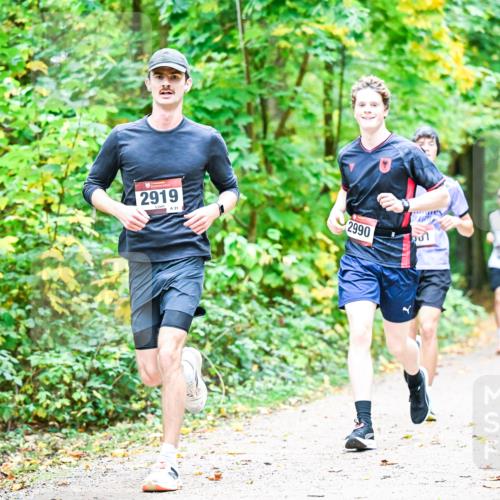 12.10.2025 - Bramfelder Halbmarathon 2025 Dr. Thomas Lammeyer http://msf.ph/oto/9341132 12.10.2025 09:50:49 Laufen 2919, 31, 2990 meine-sportfotos.de