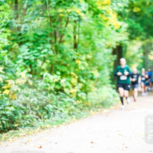 12.10.2025 - Bramfelder Halbmarathon 2025 Dr. Thomas Lammeyer http://msf.ph/oto/9341176 12.10.2025 09:50:57 Laufen 13 meine-sportfotos.de