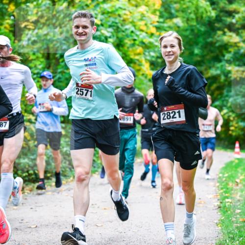 12.10.2025 - Bramfelder Halbmarathon 2025 Dr. Thomas Lammeyer http://msf.ph/oto/9341264 12.10.2025 09:51:15 Laufen 2636, 2887, 2571, 891, 2821 meine-sportfotos.de