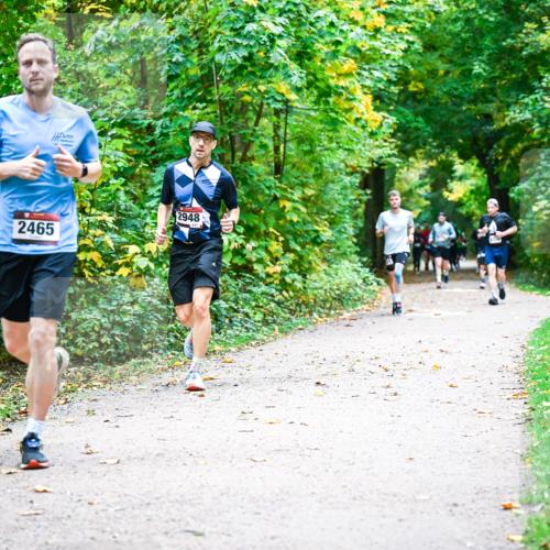 12.10.2025 - Bramfelder Halbmarathon 2025 Dr. Thomas Lammeyer http://msf.ph/oto/9341366 12.10.2025 09:51:36 Laufen 2465, 2948 meine-sportfotos.de
