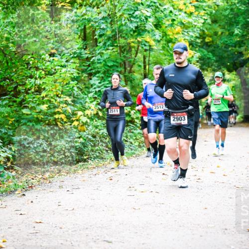 12.10.2025 - Bramfelder Halbmarathon 2025 Dr. Thomas Lammeyer http://msf.ph/oto/9341447 12.10.2025 09:51:50 Laufen 2511, 2512, 2903, 2979 meine-sportfotos.de