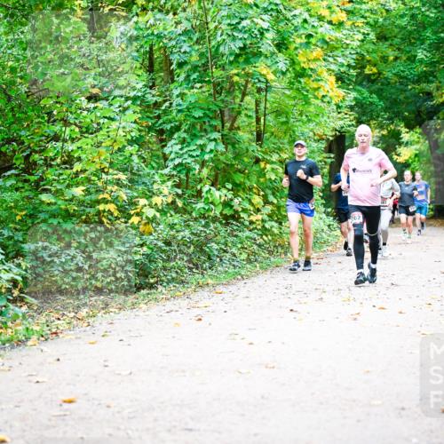 12.10.2025 - Bramfelder Halbmarathon 2025 Dr. Thomas Lammeyer http://msf.ph/oto/9341537 12.10.2025 09:52:11 Laufen 162 meine-sportfotos.de