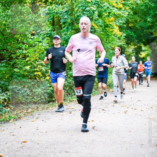 12.10.2025 - Bramfelder Halbmarathon 2025 Dr. Thomas Lammeyer http://msf.ph/oto/9341553 12.10.2025 09:52:13 Laufen 62, 2957, 2487 meine-sportfotos.de