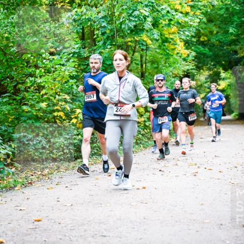 12.10.2025 - Bramfelder Halbmarathon 2025 Dr. Thomas Lammeyer http://msf.ph/oto/9341563 12.10.2025 09:52:15 Laufen 2957, 24, 2539, 2589, 2828 meine-sportfotos.de