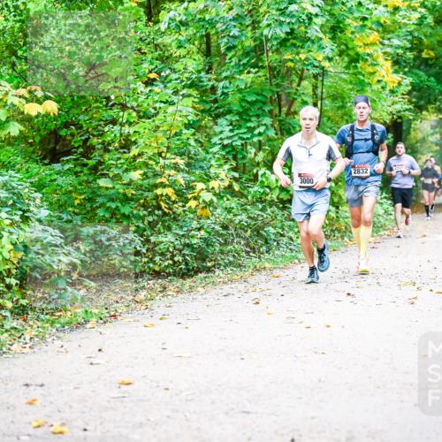 12.10.2025 - Bramfelder Halbmarathon 2025 Dr. Thomas Lammeyer http://msf.ph/oto/9341629 12.10.2025 09:52:27 Laufen 2832, 2717, 3000 meine-sportfotos.de