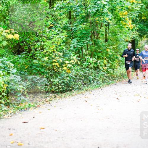 12.10.2025 - Bramfelder Halbmarathon 2025 Dr. Thomas Lammeyer http://msf.ph/oto/9341746 12.10.2025 09:52:52 Laufen 468, 2604, 2910 meine-sportfotos.de