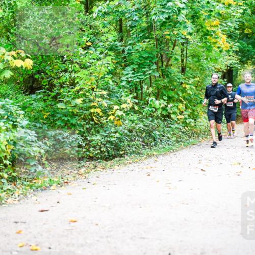 12.10.2025 - Bramfelder Halbmarathon 2025 Dr. Thomas Lammeyer http://msf.ph/oto/9341750 12.10.2025 09:52:53 Laufen 2910, 2468, 2604 meine-sportfotos.de