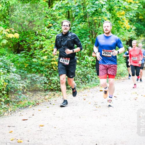 12.10.2025 - Bramfelder Halbmarathon 2025 Dr. Thomas Lammeyer http://msf.ph/oto/9341764 12.10.2025 09:52:56 Laufen 2910, 2604, 2605 meine-sportfotos.de