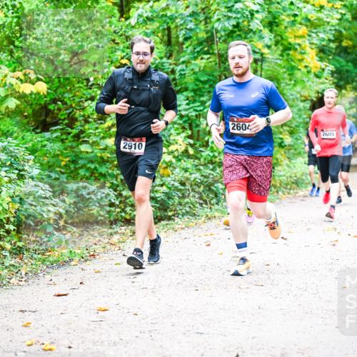 12.10.2025 - Bramfelder Halbmarathon 2025 Dr. Thomas Lammeyer http://msf.ph/oto/9341766 12.10.2025 09:52:56 Laufen 2910, 2604, 2605 meine-sportfotos.de