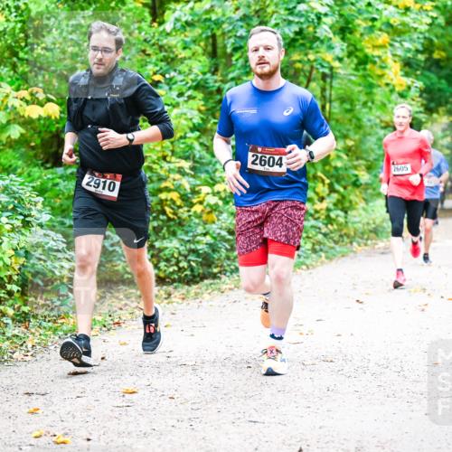 12.10.2025 - Bramfelder Halbmarathon 2025 Dr. Thomas Lammeyer http://msf.ph/oto/9341769 12.10.2025 09:52:56 Laufen 2910, 2604, 2605 meine-sportfotos.de