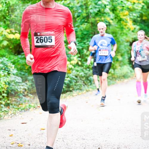 12.10.2025 - Bramfelder Halbmarathon 2025 Dr. Thomas Lammeyer http://msf.ph/oto/9341785 12.10.2025 09:52:59 Laufen 2605, 2548 meine-sportfotos.de